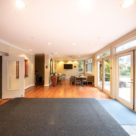 Space Needle Downtown Modern Top Story Penthouse Seattle Bagian luar foto