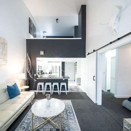 Space Needle Downtown Modern Top Story Penthouse Seattle Bagian luar foto