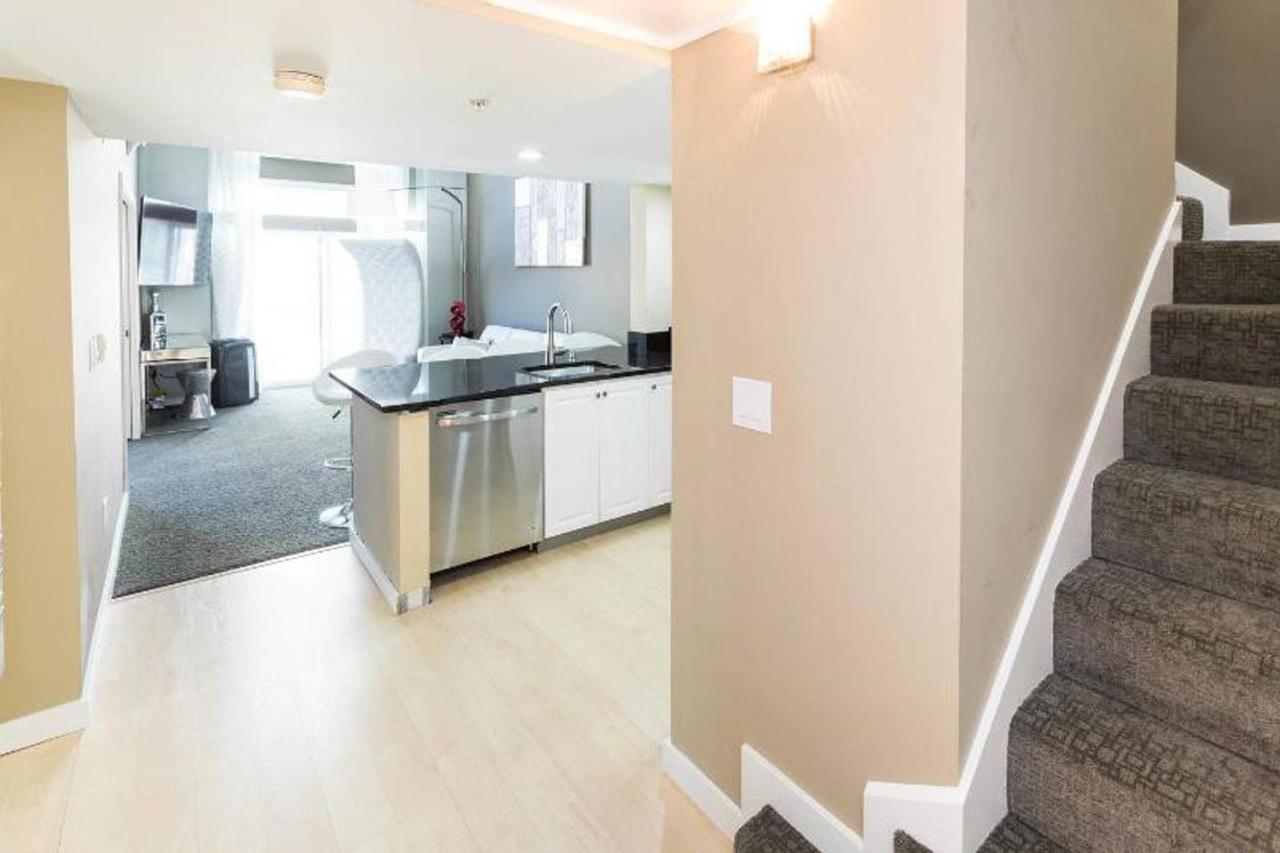 Space Needle Downtown Modern Top Story Penthouse Seattle Bagian luar foto