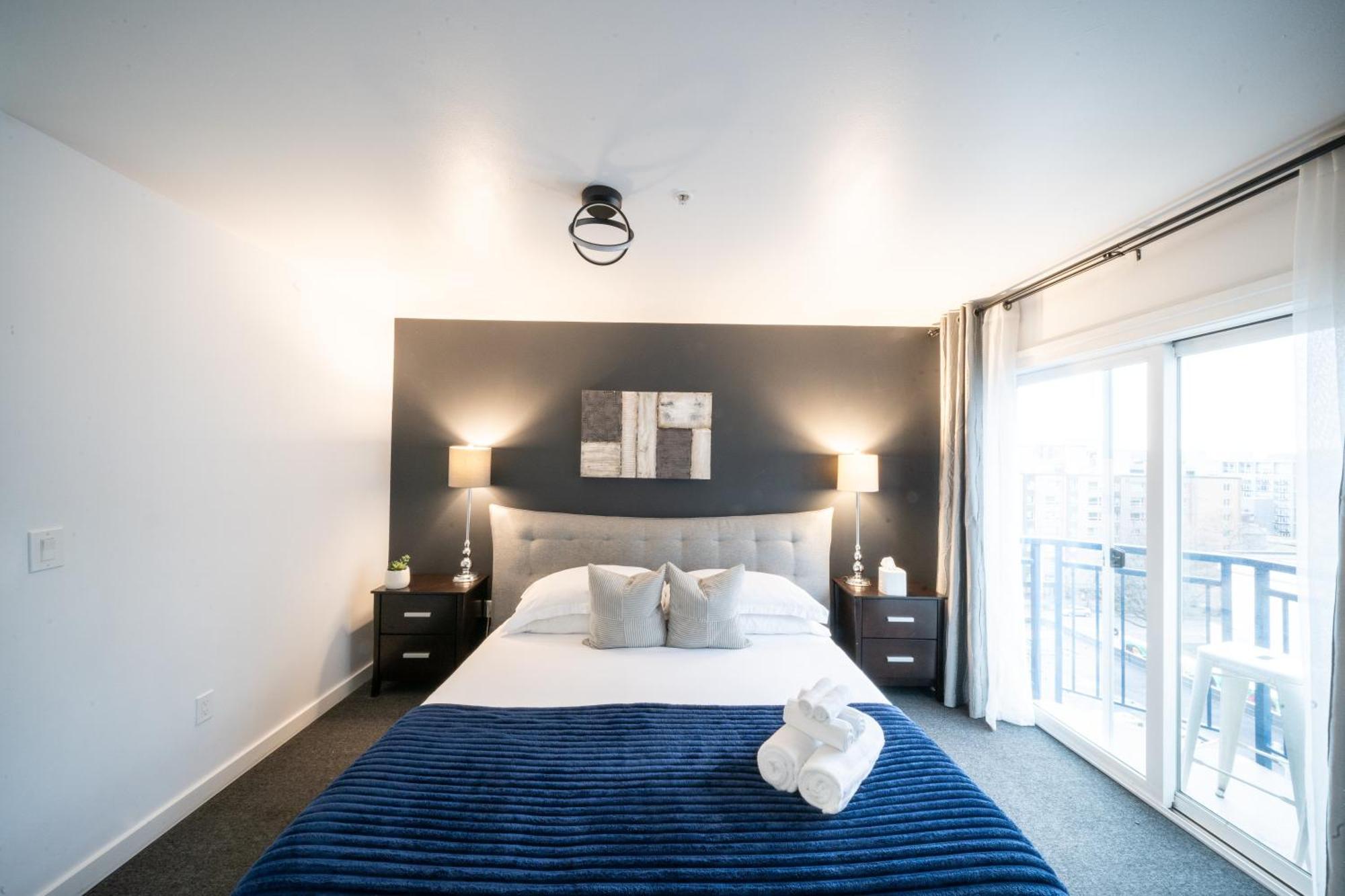 Space Needle Downtown Modern Top Story Penthouse Seattle Bagian luar foto
