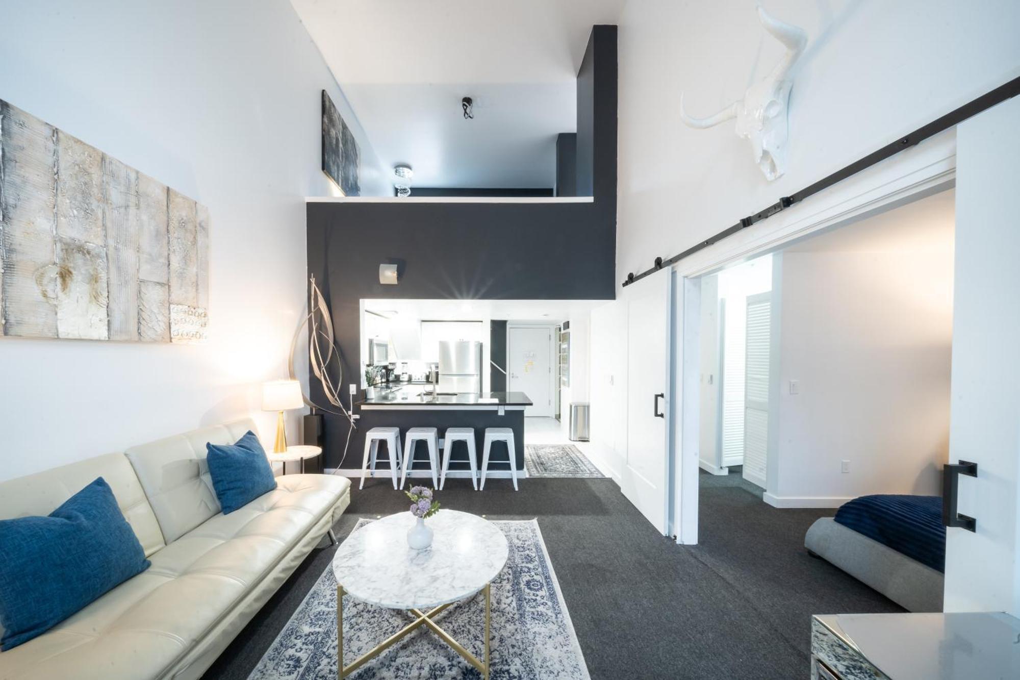 Space Needle Downtown Modern Top Story Penthouse Seattle Bagian luar foto